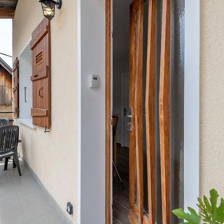 Appartement Lumineux Au Centre Du Village Saint-Felix  Экстерьер фото